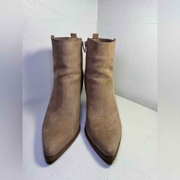 Just Fab Women's Brown Faux Suede Zip Pointed Toe Olwen Booties Size 8 - Picture 2 of 8